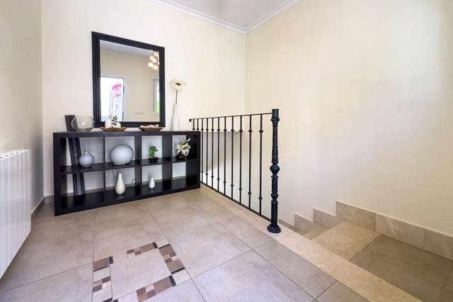 6 makuuhuone Huvila myytävänä paikassa Maryvilla, Calpe / Calp mukana uima-altaan 
autotalli - 999 000 € (Ref: 9008449)