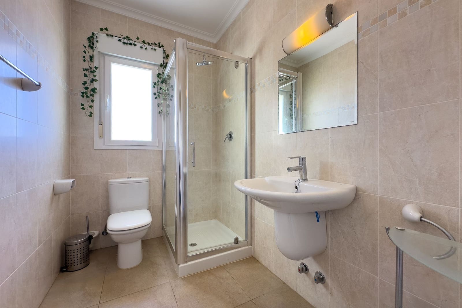 6 makuuhuone Huvila myytävänä paikassa Calpe / Calp mukana uima-altaan 
autotalli - 999 000 € (Ref: 9008449)