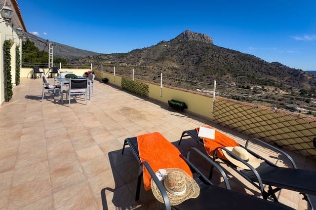 6 makuuhuone Huvila myytävänä paikassa Maryvilla, Calpe / Calp mukana uima-altaan 
autotalli - 999 000 € (Ref: 9008449)