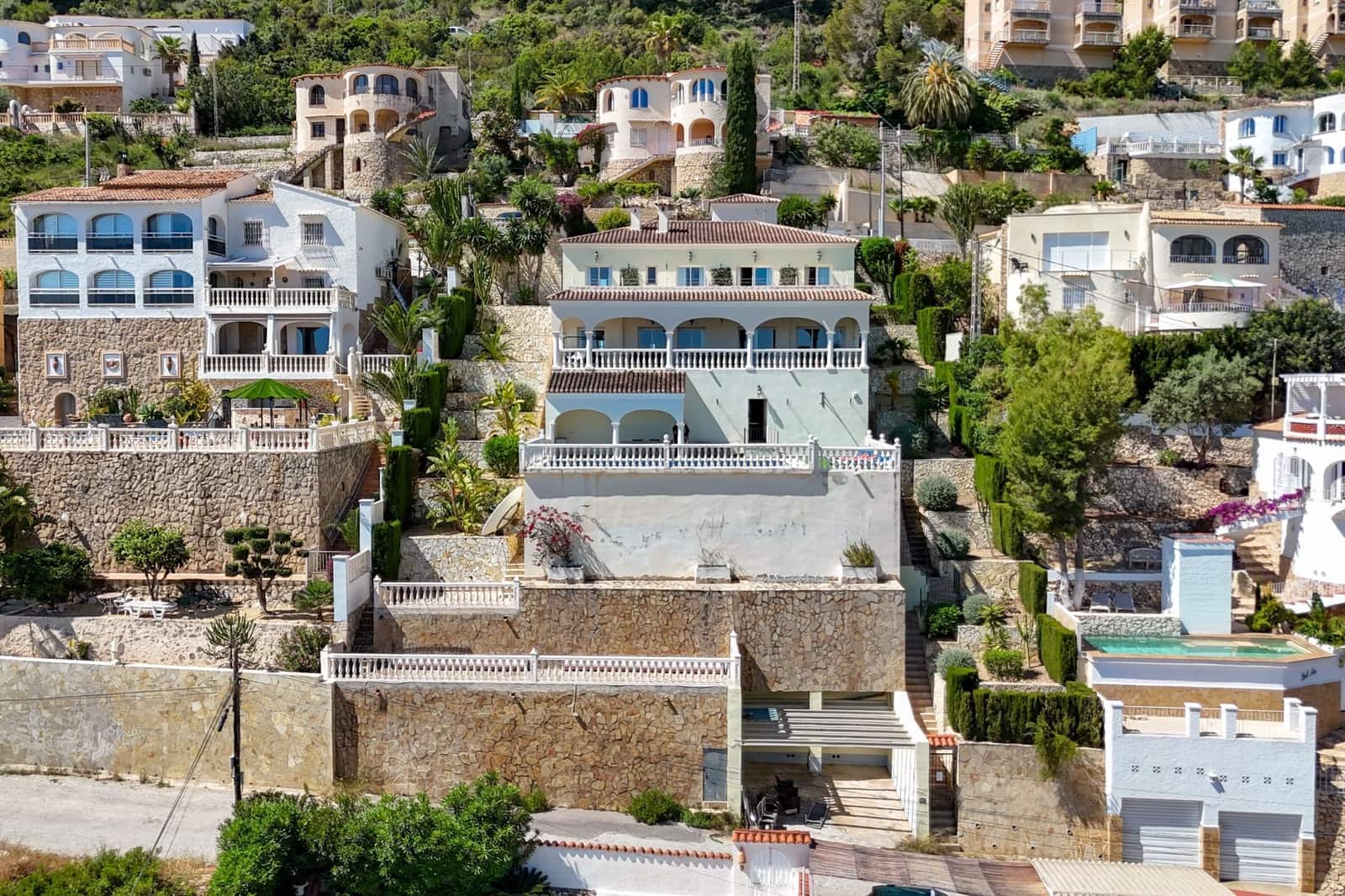 6 makuuhuone Huvila myytävänä paikassa Calpe / Calp mukana uima-altaan 
autotalli - 999 000 € (Ref: 9008449)