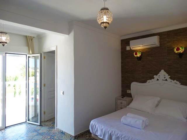 11 soveværelse Hotel til salg i Calpe / Calp med swimmingpool garage - € 850.000 (Ref: 9019833)