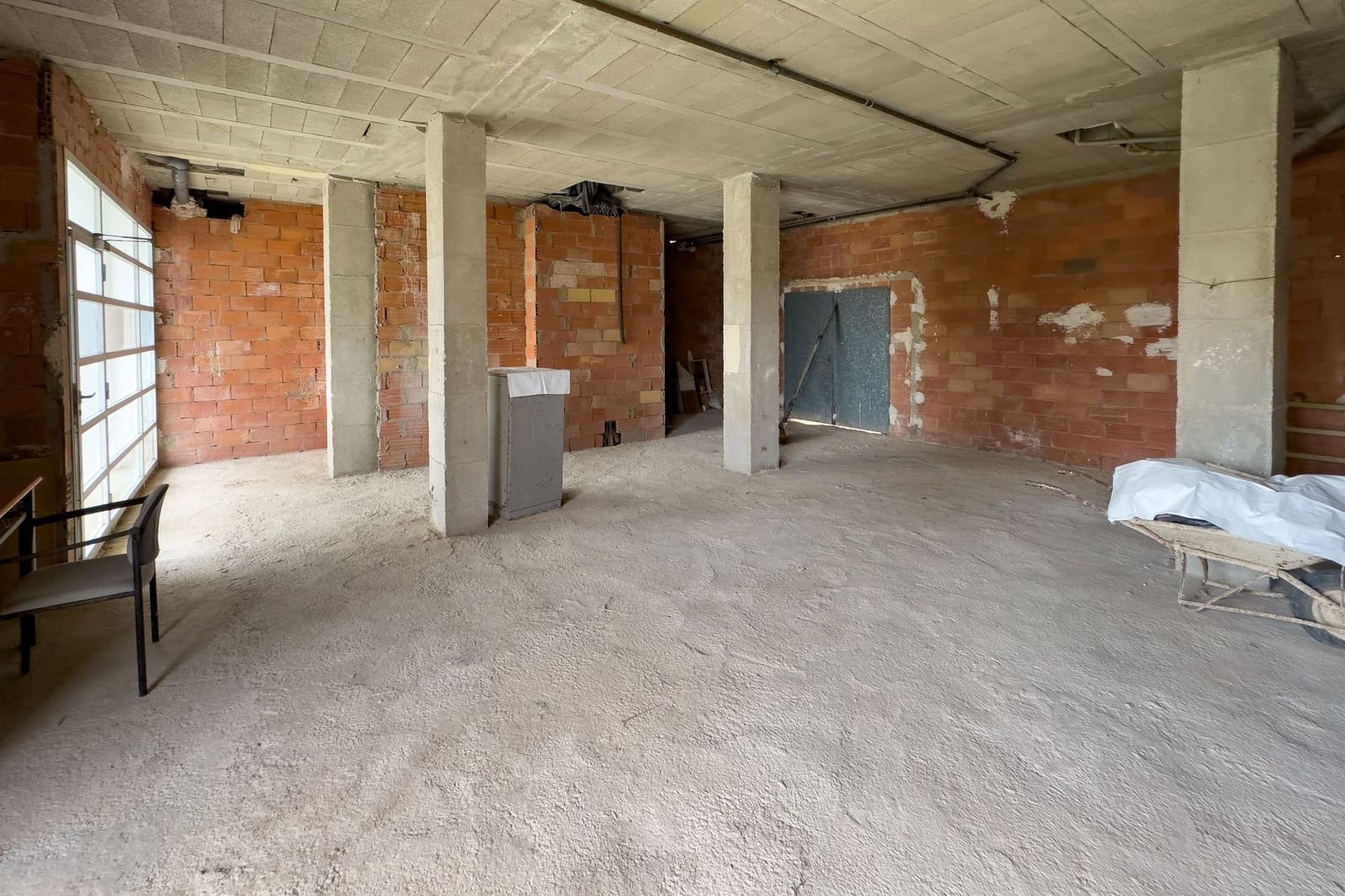 Kaupallinen myytävänä paikassa Calpe / Calp - 201 733 € (Ref: 9104273)