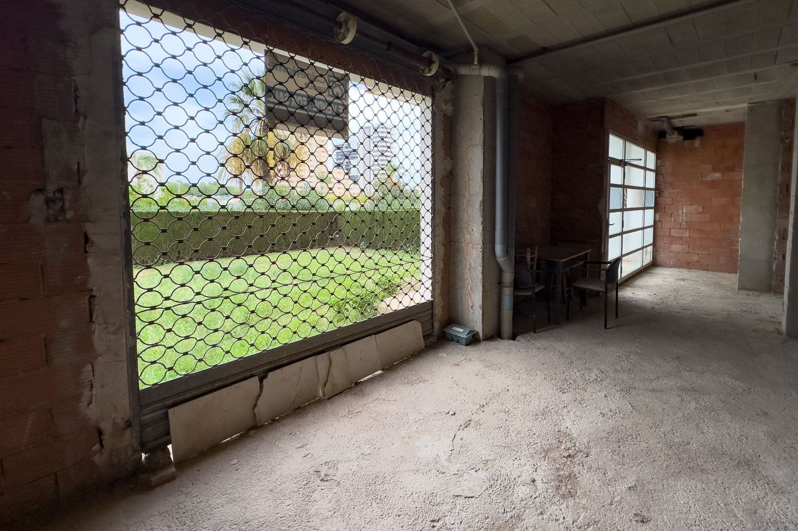 Kaupallinen myytävänä paikassa Calpe / Calp - 201 733 € (Ref: 9104273)