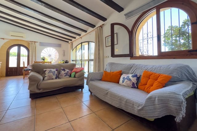 4 bedroom Villa for sale in Benissa with pool garage - € 539,000 (Ref: 9106261)
