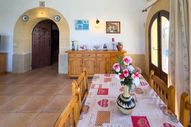 4 bedroom Villa for sale in Benissa with pool garage - € 539,000 (Ref: 9106261)