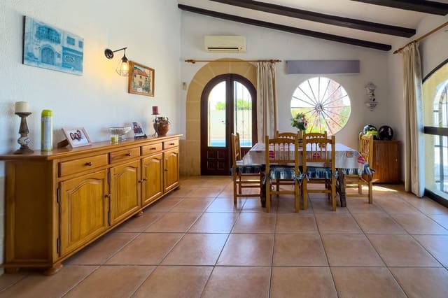 4 bedroom Villa for sale in Benissa with pool garage - € 539,000 (Ref: 9106261)