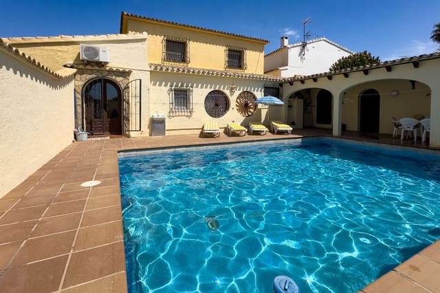 4 bedroom Villa for sale in Benissa with pool garage - € 539,000 (Ref: 9106261)