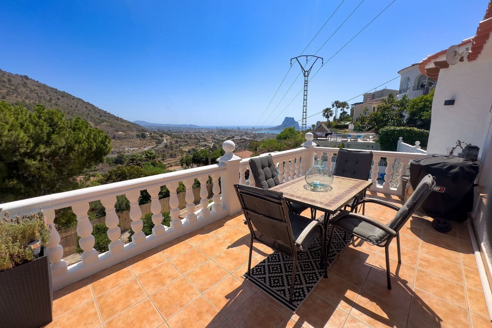 4 Zimmer Villa zu verkaufen in Calpe / Calp mit Pool Garage - 550.000 € (Ref: 9106262)