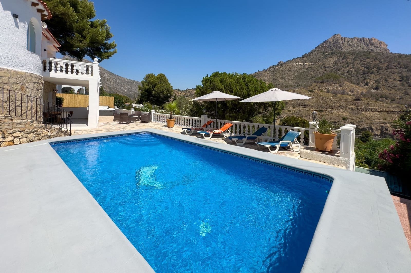 4 Zimmer Villa zu verkaufen in Calpe / Calp mit Pool Garage - 550.000 € (Ref: 9106262)