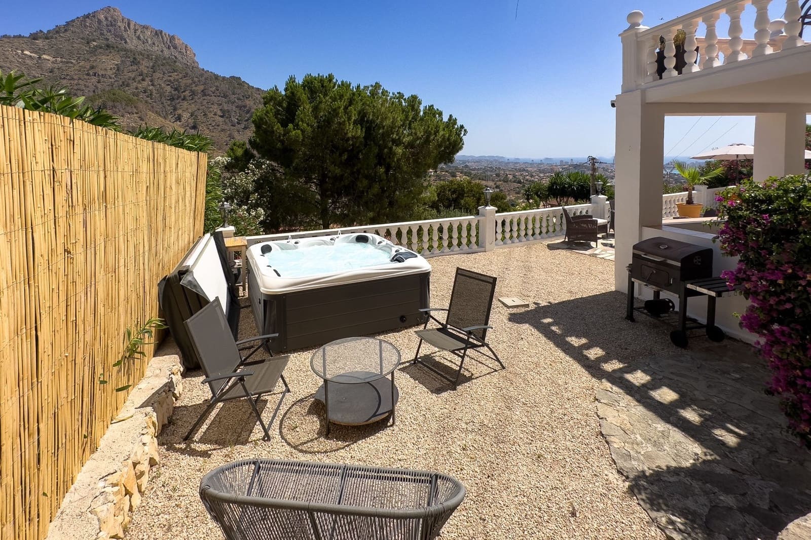 4 Zimmer Villa zu verkaufen in Calpe / Calp mit Pool Garage - 550.000 € (Ref: 9106262)
