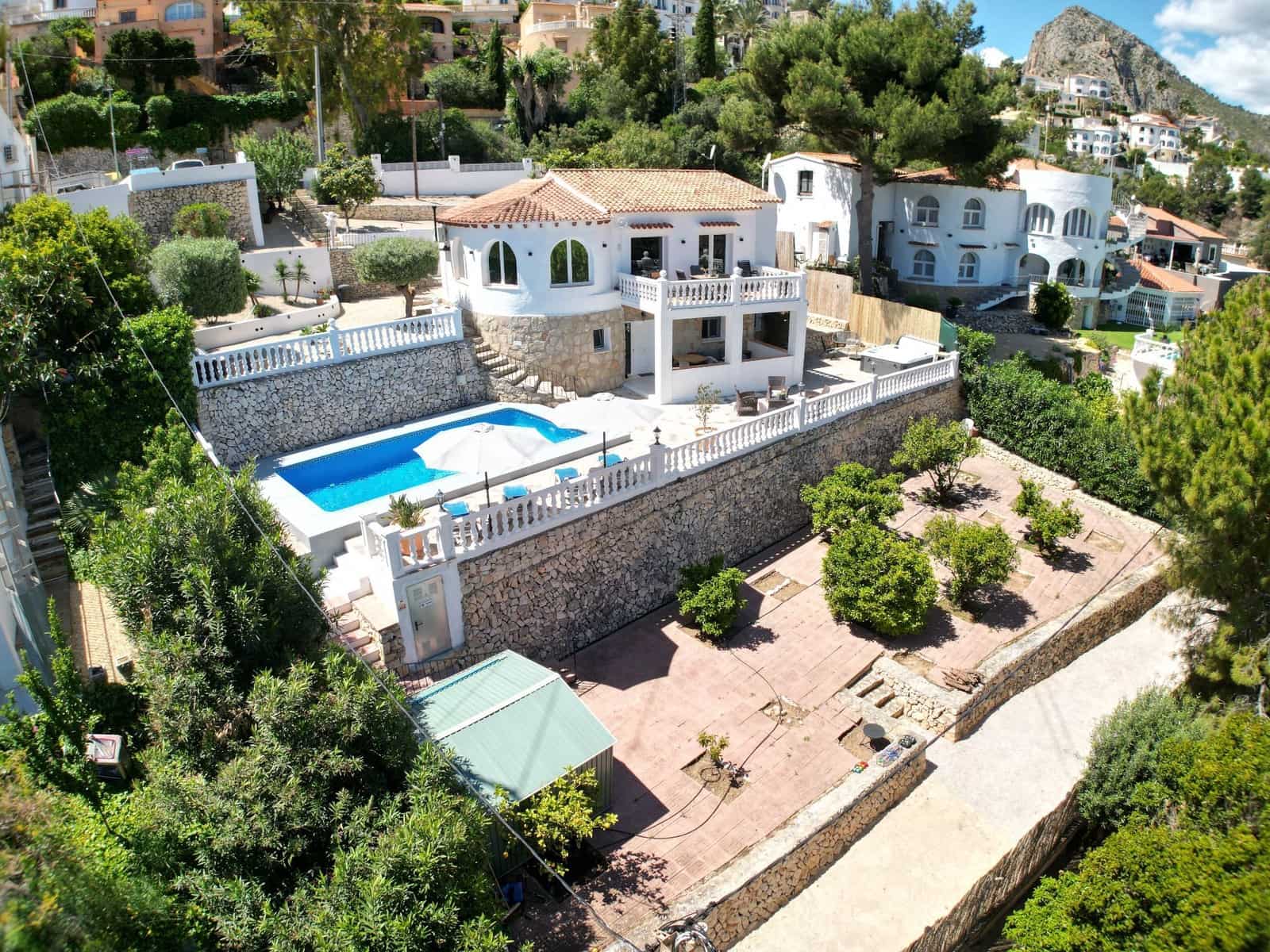 4 Zimmer Villa zu verkaufen in Calpe / Calp mit Pool Garage - 550.000 € (Ref: 9106262)