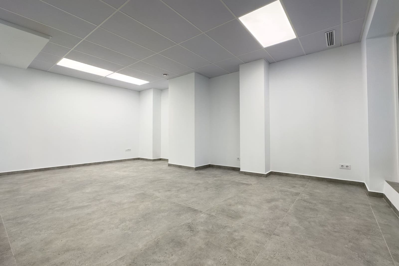 Comercial para venda em Calpe / Calp - 315 000 € (Ref: 9115853)