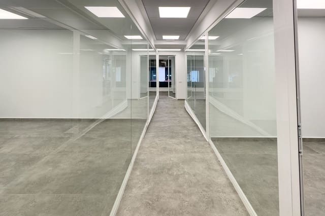 Comercial para venda em Pueblo, Calpe / Calp - 315 000 € (Ref: 9115853)