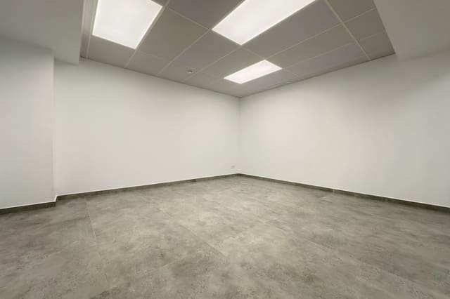 Comercial para venda em Pueblo, Calpe / Calp - 315 000 € (Ref: 9115853)