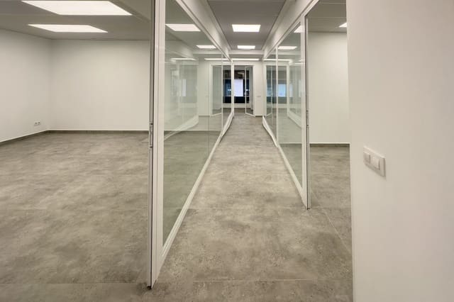 Comercial para venda em Pueblo, Calpe / Calp - 315 000 € (Ref: 9115853)