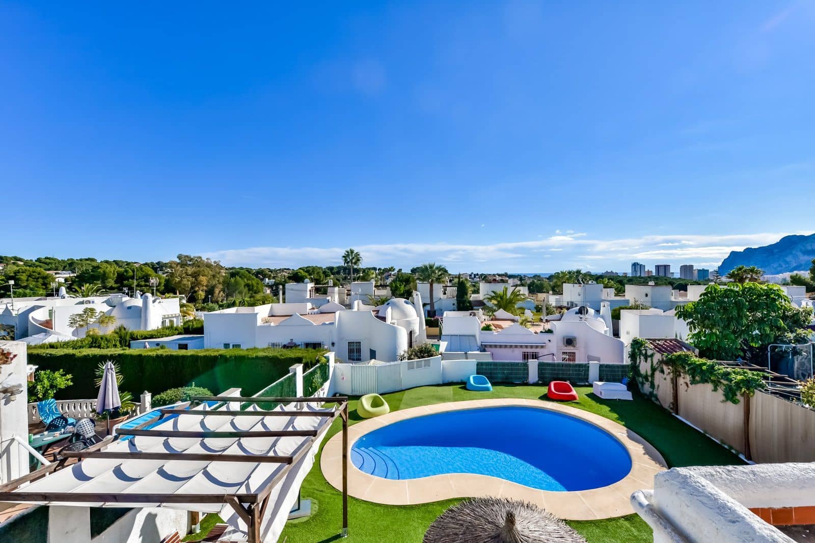 3 bedroom Villa for sale in Calpe / Calp with pool garage - € 425,000 (Ref: 9116608)