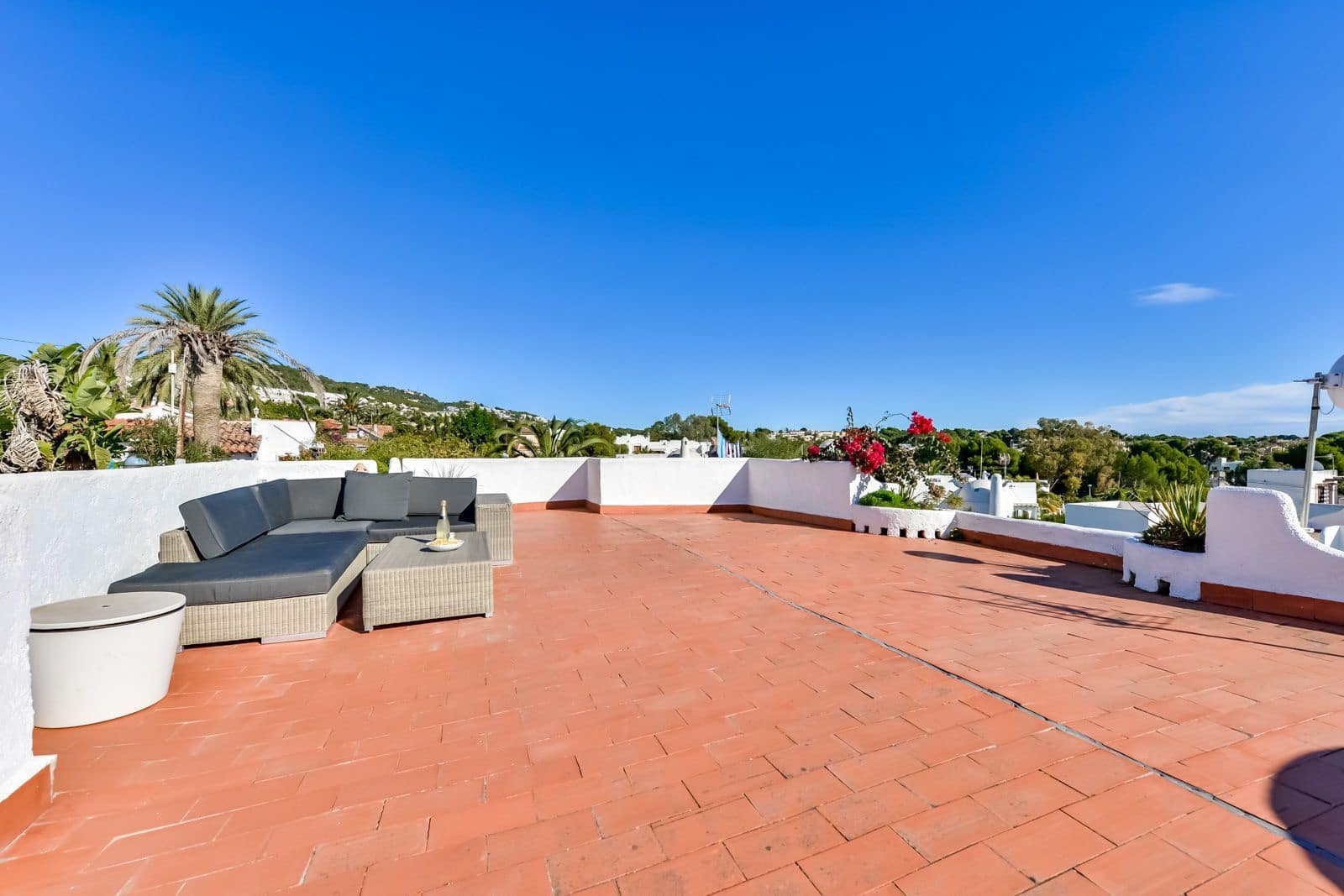 3 bedroom Villa for sale in Calpe / Calp with pool garage - € 425,000 (Ref: 9116608)