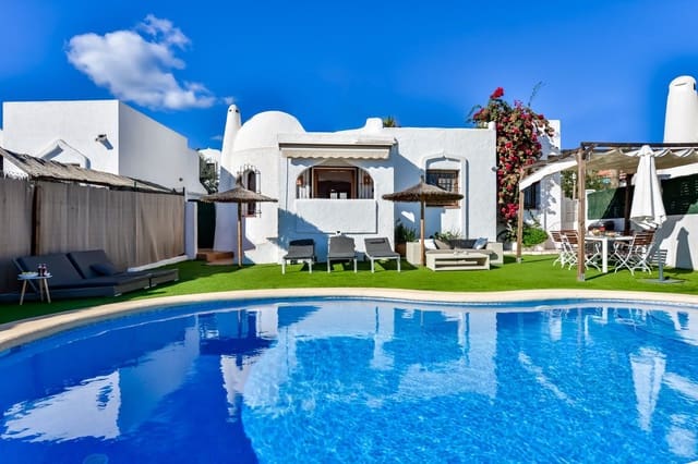 Chalet de 3 habitaciones en Calpe / Calp en venta con piscina garaje - 425.000 € (Ref: 9116608)