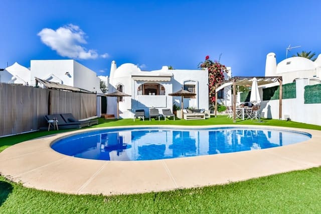 Chalet de 3 habitaciones en Calpe / Calp en venta con piscina garaje - 425.000 € (Ref: 9116608)