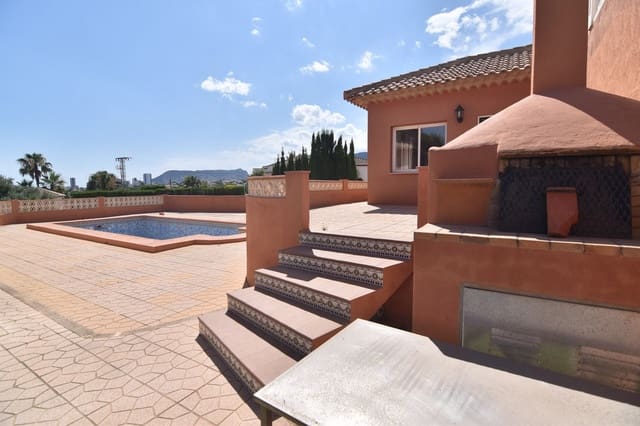 Chalet de 5 habitaciones en Calpe / Calp en venta con piscina garaje - 720.000 € (Ref: 9141320)