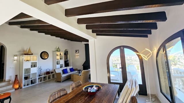 4 bedroom Villa for sale in Calpe / Calp with pool garage - € 730,000 (Ref: 9190840)