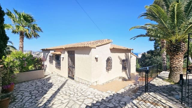4 bedroom Villa for sale in Calpe / Calp with pool garage - € 730,000 (Ref: 9190840)