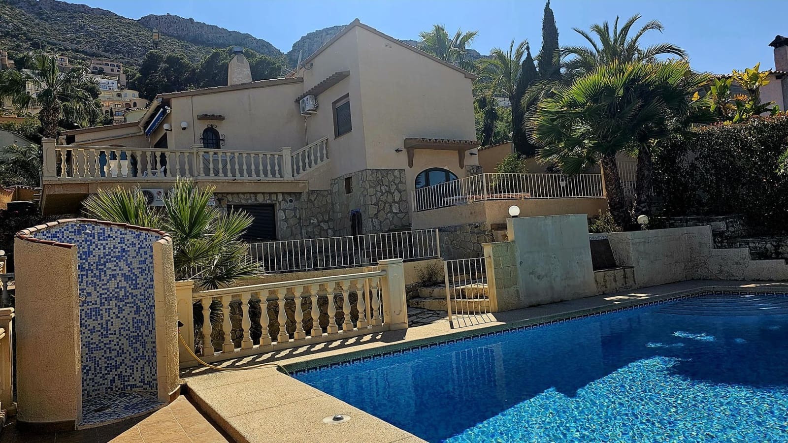 4 bedroom Villa for sale in Calpe / Calp with pool garage - € 730,000 (Ref: 9190840)