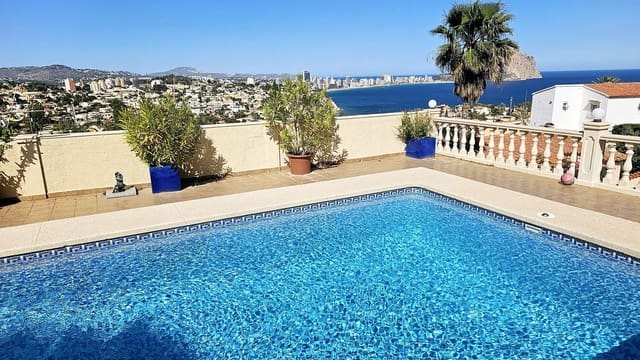 4 bedroom Villa for sale in Calpe / Calp with pool garage - € 730,000 (Ref: 9190840)
