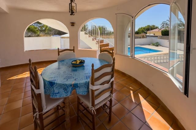 4 slaapkamer Villa te koop in Calpe / Calp met zwembad garage - € 495.000 (Ref: 9262176)