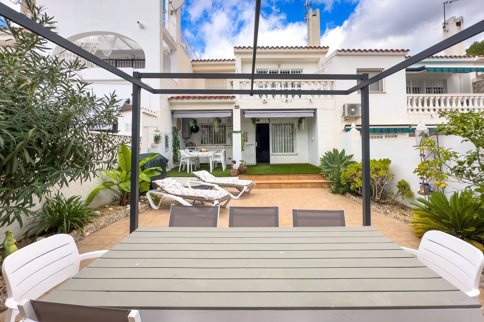 3 soveværelse Bungalow til salg i Calpe / Calp med swimmingpool - € 325.000 (Ref: 9374953)