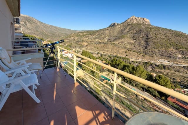 4 makuuhuone Bungalow myytävänä paikassa Maryvilla, Calpe / Calp mukana 
autotalli - 340 000 € (Ref: 9430793)