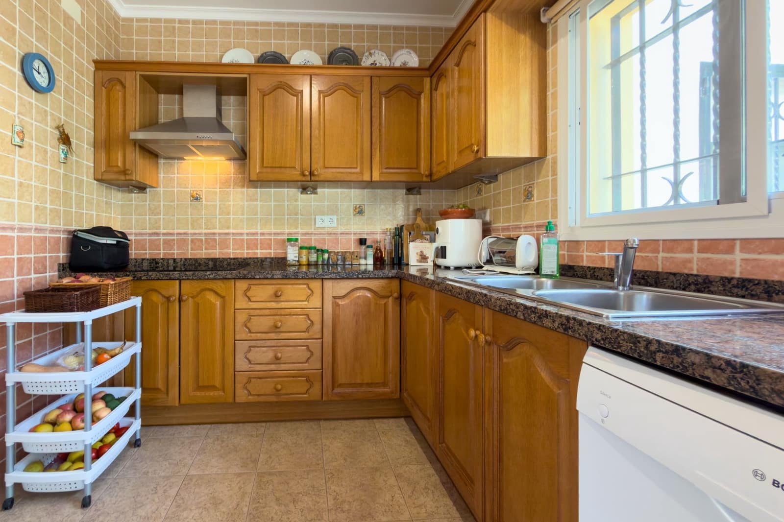 3 bedroom Villa for sale in Sagra with pool garage - € 400,000 (Ref: 9470890)