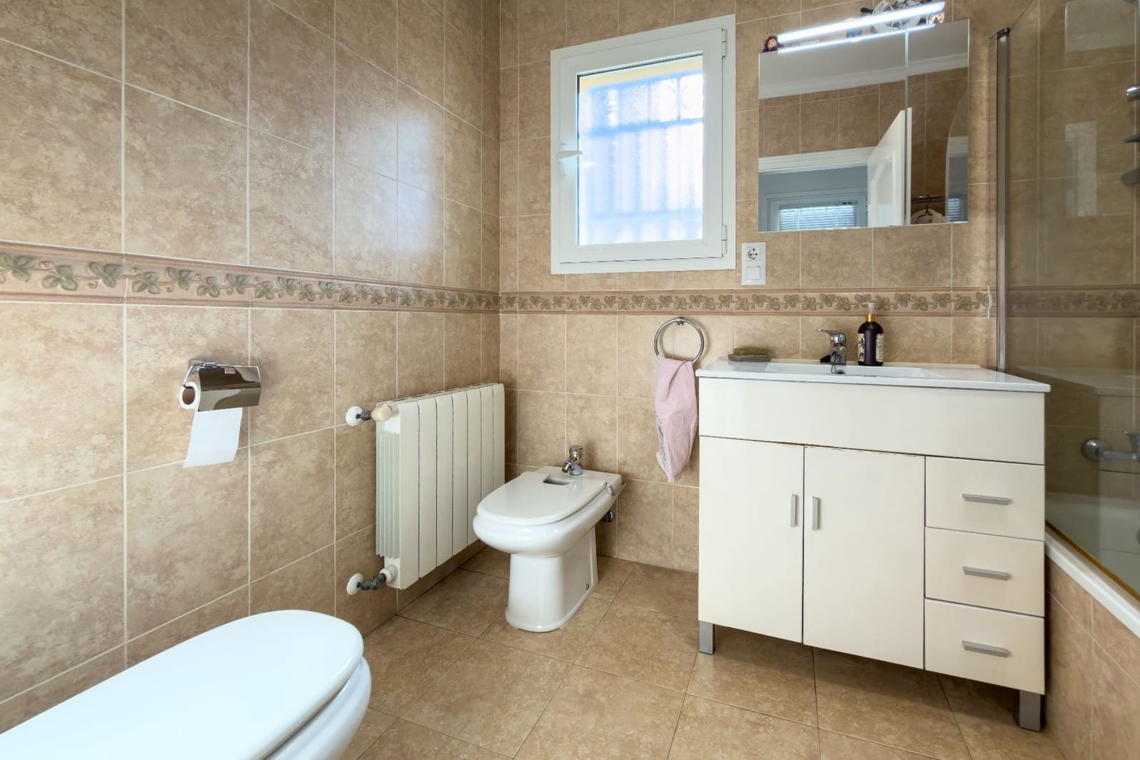 3 bedroom Villa for sale in Sagra with pool garage - € 400,000 (Ref: 9470890)