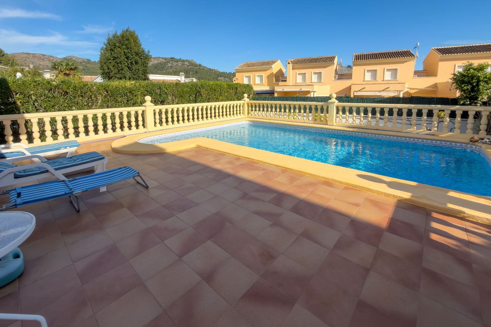 3 bedroom Villa for sale in Sagra with pool garage - € 400,000 (Ref: 9470890)