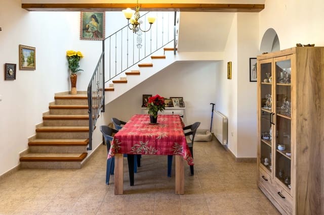 3 bedroom Villa for sale in Sagra with pool garage - € 400,000 (Ref: 9470890)