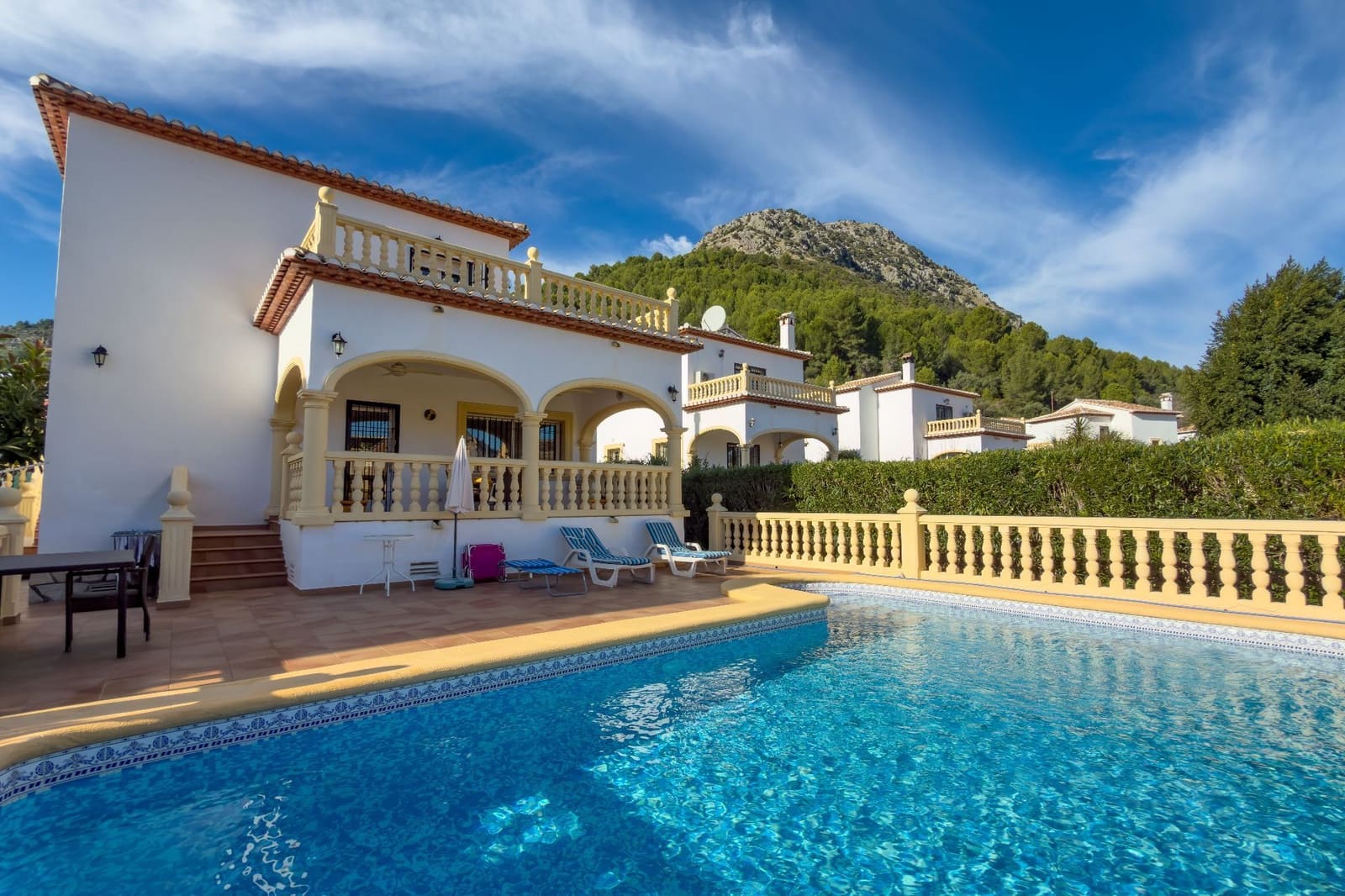 3 bedroom Villa for sale in Sagra with pool garage - € 400,000 (Ref: 9470890)