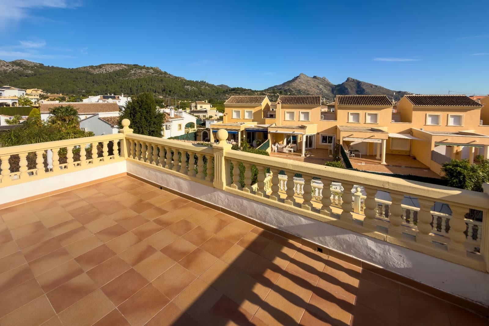 3 bedroom Villa for sale in Sagra with pool garage - € 400,000 (Ref: 9470890)