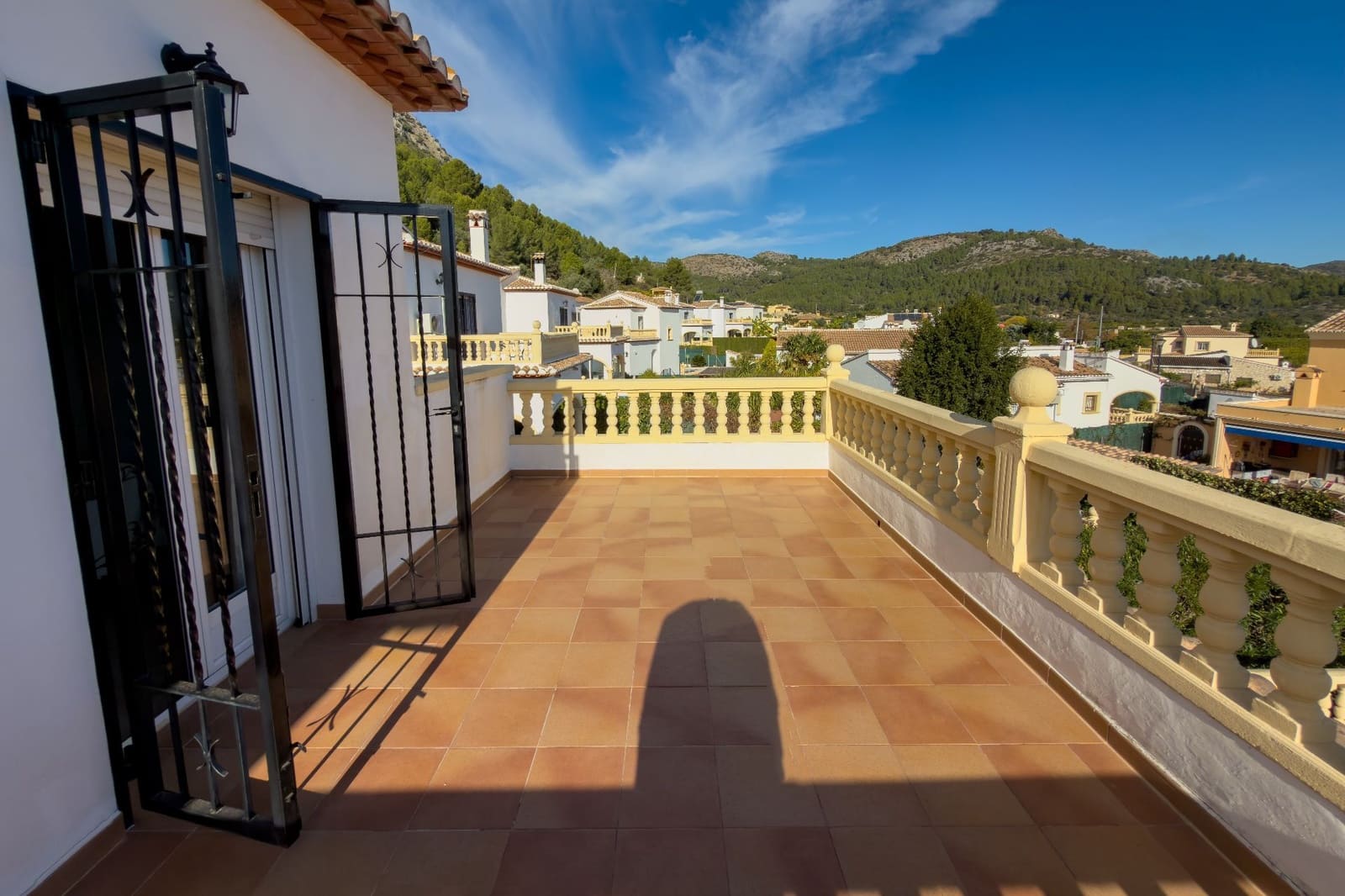 3 bedroom Villa for sale in Sagra with pool garage - € 400,000 (Ref: 9470890)