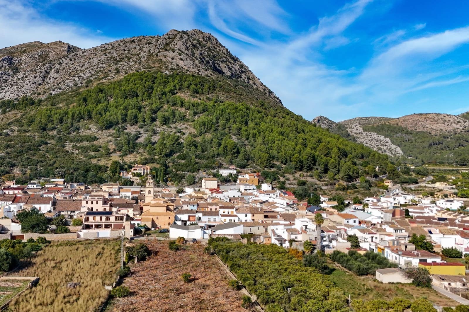 3 bedroom Villa for sale in Sagra with pool garage - € 400,000 (Ref: 9470890)