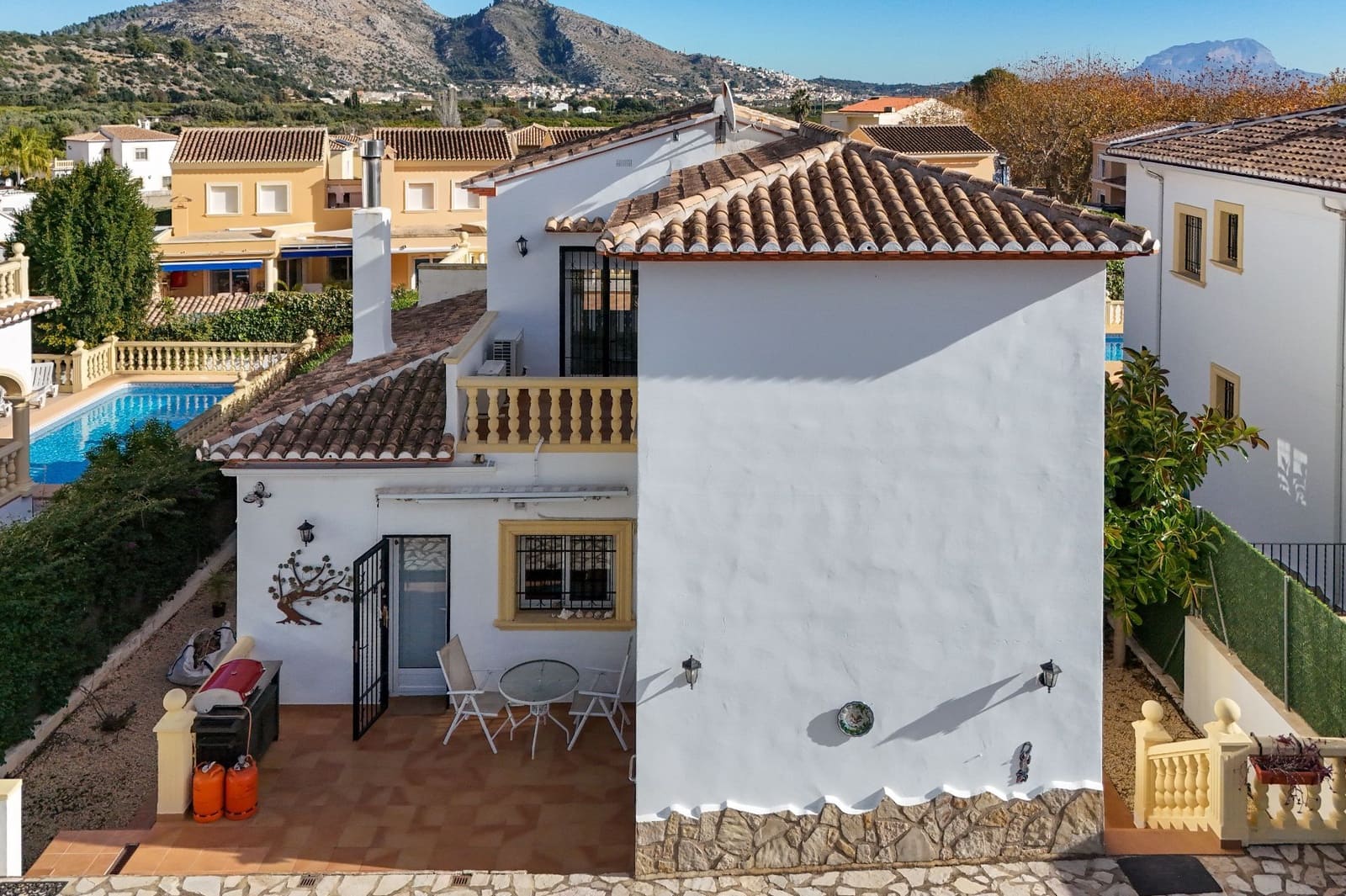 3 bedroom Villa for sale in Sagra with pool garage - € 400,000 (Ref: 9470890)