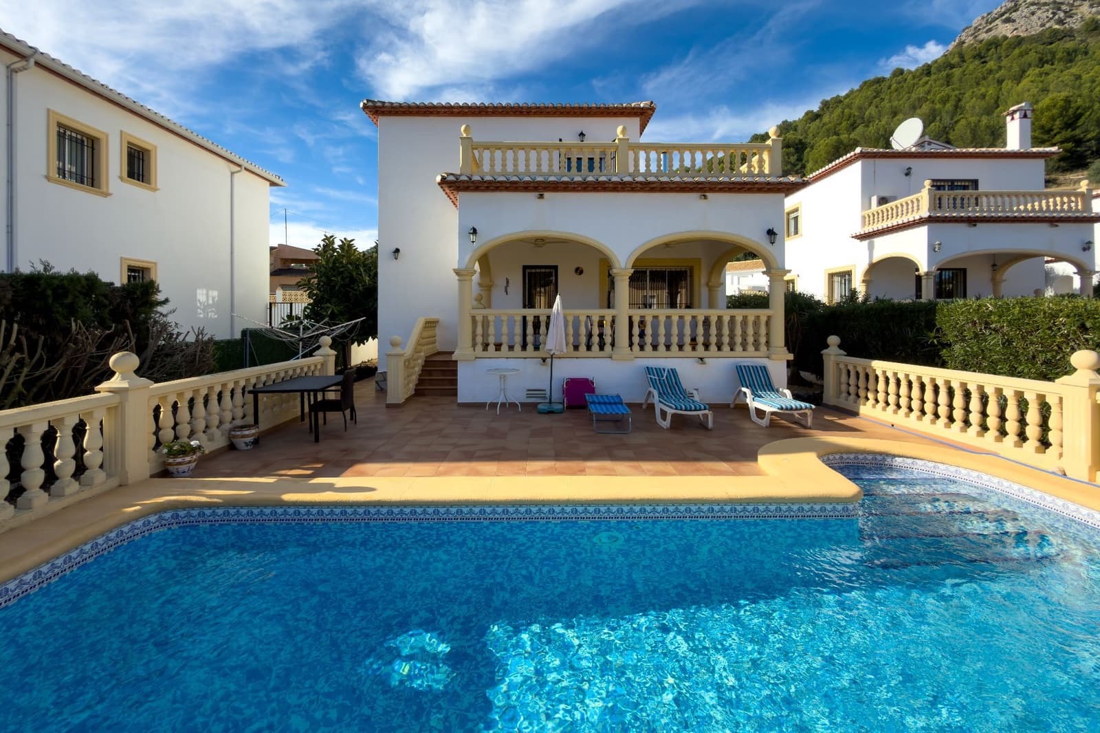 3 bedroom Villa for sale in Sagra with pool garage - € 400,000 (Ref: 9470890)