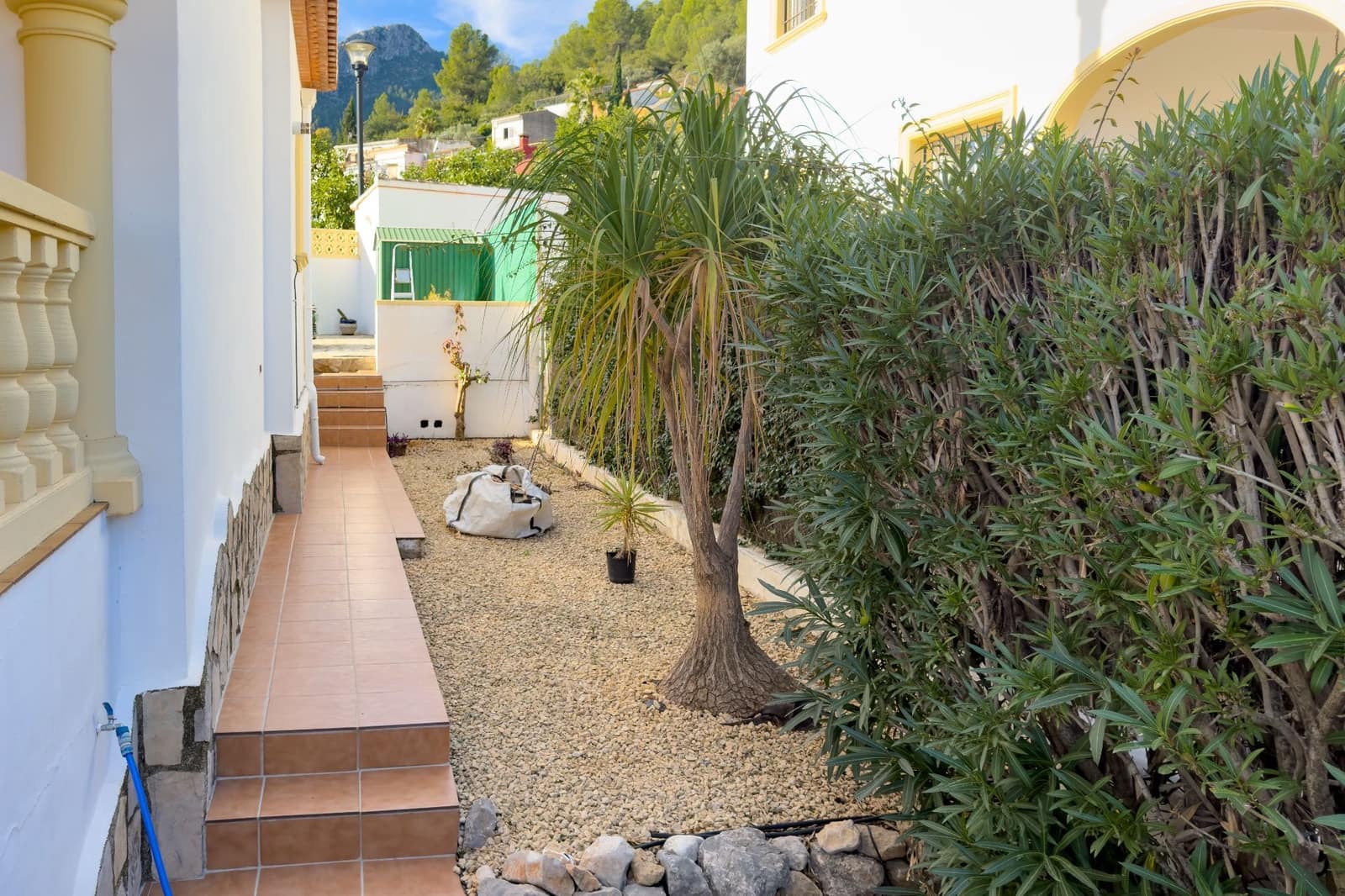 3 bedroom Villa for sale in Sagra with pool garage - € 400,000 (Ref: 9470890)