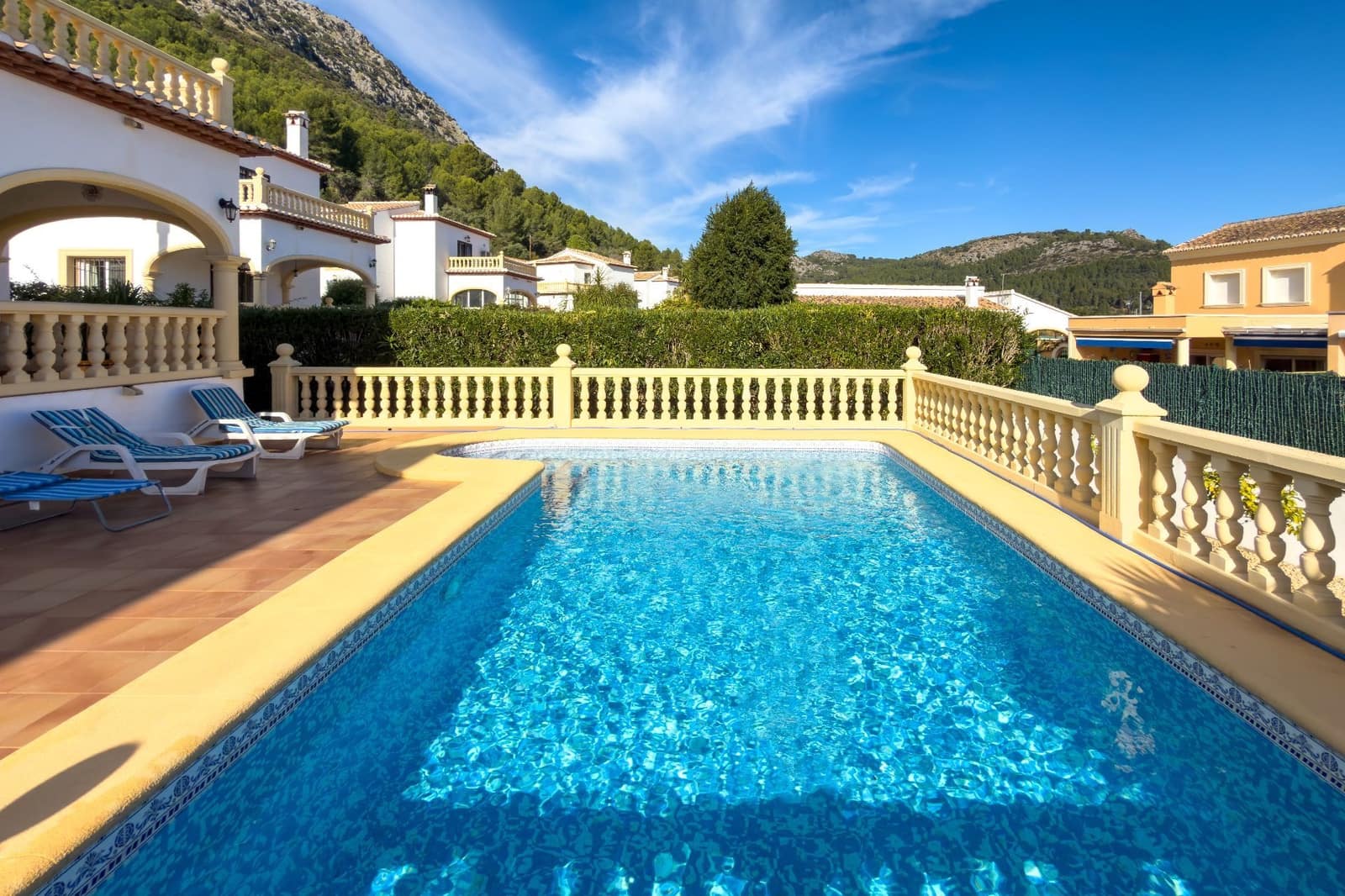 3 bedroom Villa for sale in Sagra with pool garage - € 400,000 (Ref: 9470890)