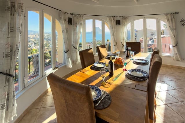 4 makuuhuone Huvila myytävänä paikassa Maryvilla, Calpe / Calp mukana uima-altaan 
autotalli - 675 000 € (Ref: 9614703)