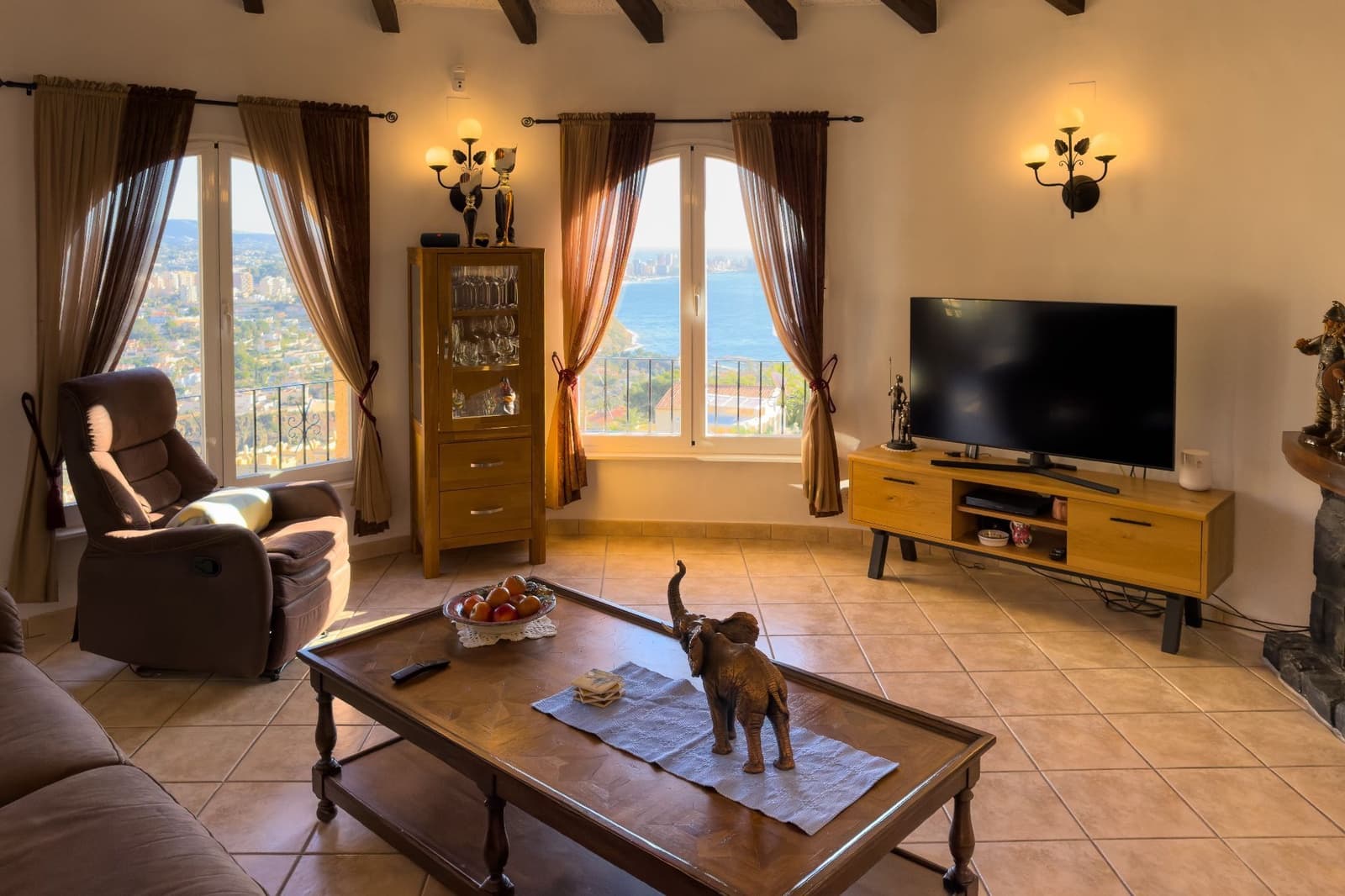 4 makuuhuone Huvila myytävänä paikassa Calpe / Calp mukana uima-altaan 
autotalli - 675 000 € (Ref: 9614703)