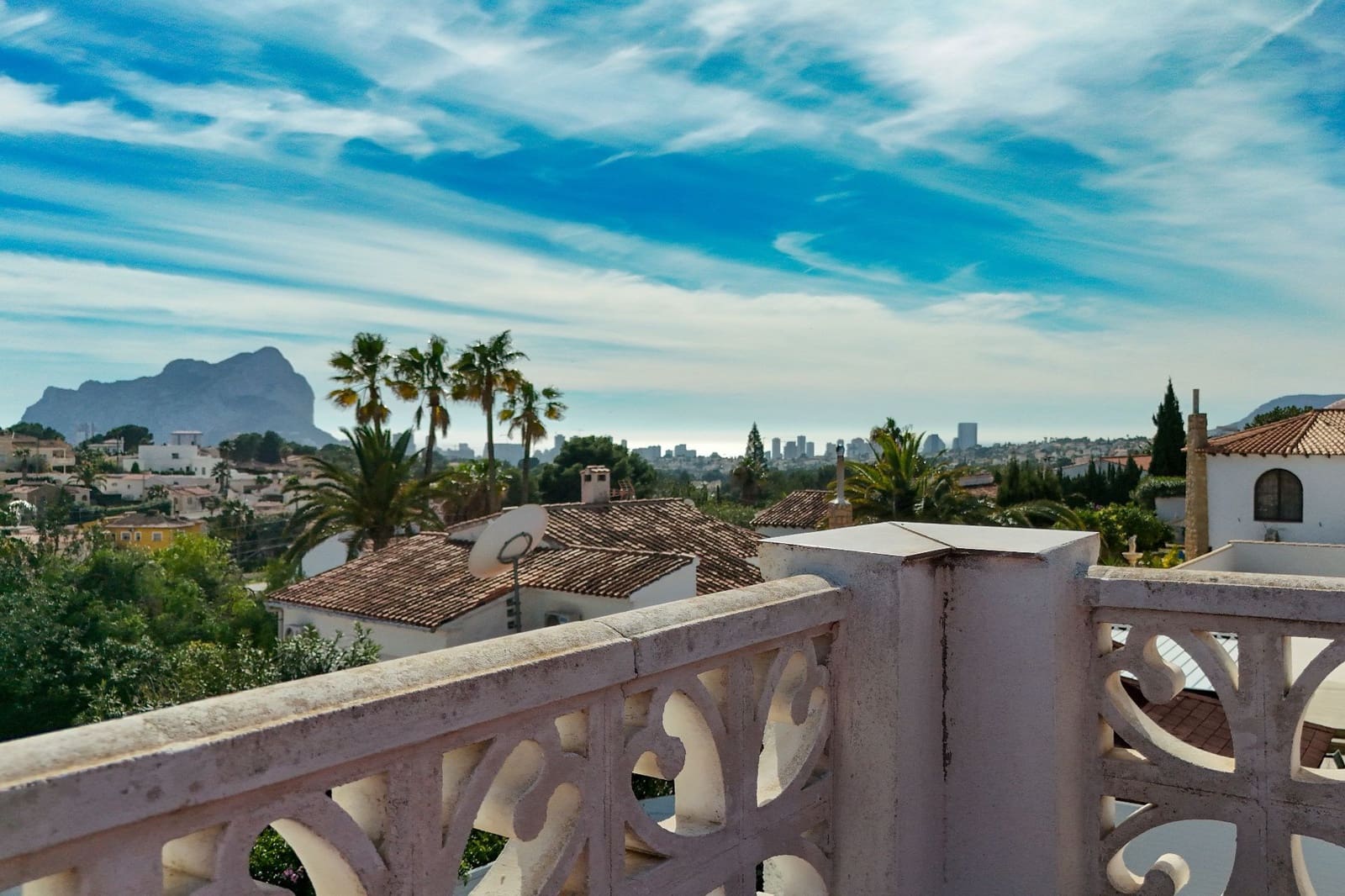 Chalet de 3 habitaciones en Calpe / Calp en venta con piscina garaje - 495.000 € (Ref: 9636435)