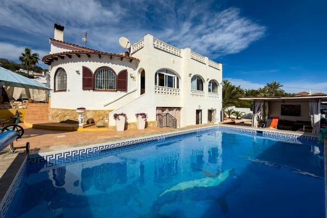 Chalet de 3 habitaciones en Calpe / Calp en venta con piscina garaje - 495.000 € (Ref: 9636435)