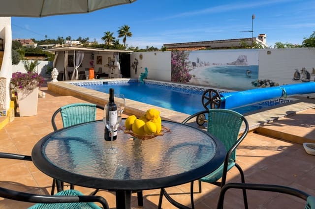 Chalet de 3 habitaciones en Calpe / Calp en venta con piscina garaje - 495.000 € (Ref: 9636435)