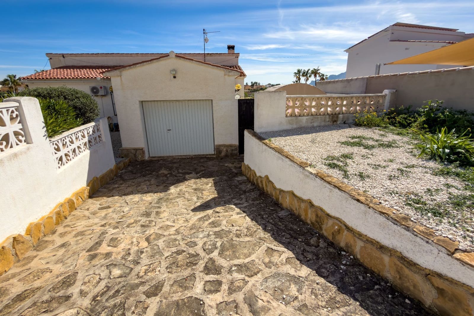 Chalet de 3 habitaciones en Calpe / Calp en venta con piscina garaje - 495.000 € (Ref: 9636435)