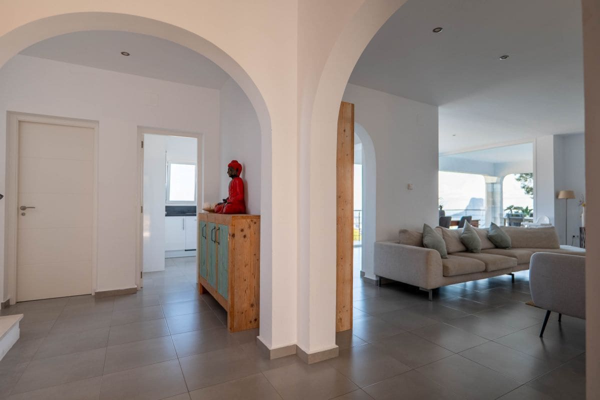 4 soverom Villa til salgs i Calpe / Calp med svømmebasseng garasje - € 950 000 (Ref: 9731661)